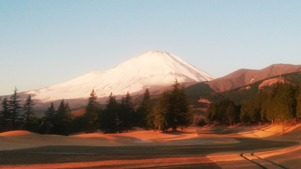 管理ゴルフ場にて富士山